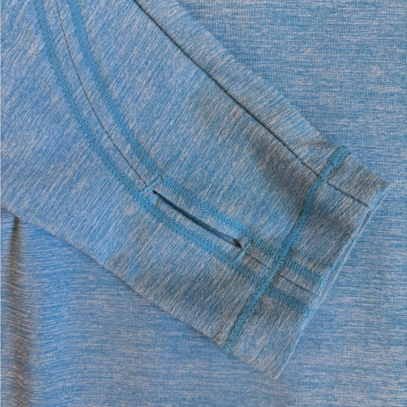 Helly Hansen Sweatshirt, Size Small. - Picture 3 of 3